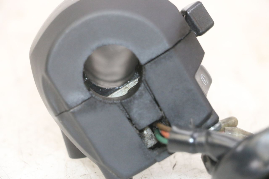 photo de RECHTER LENKERHEBEL YAMAHA X-MAX XMAX 125 (2010 - 2014)