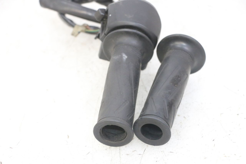 photo de RECHTER LENKERHEBEL YAMAHA X-MAX XMAX 125 (2010 - 2014)