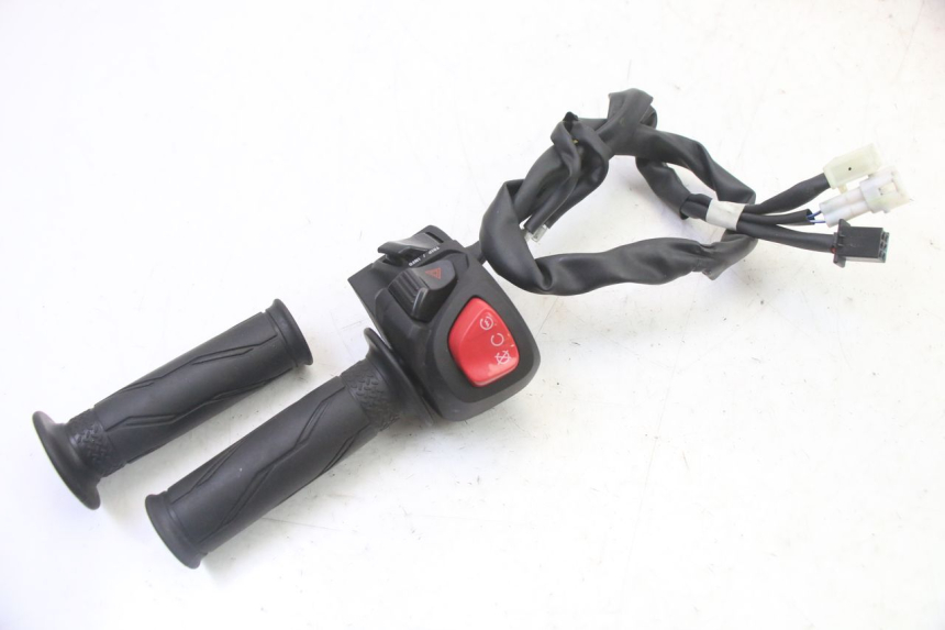 photo de RECHTS SCHALTER YAMAHA XMAX X-MAX 125 (2021 - 2025)