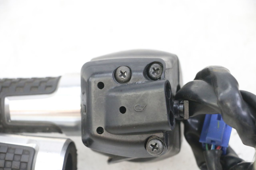 photo de RECHTS SCHALTER YAMAHA XJ6 ABS 600 (2008 - 2016)