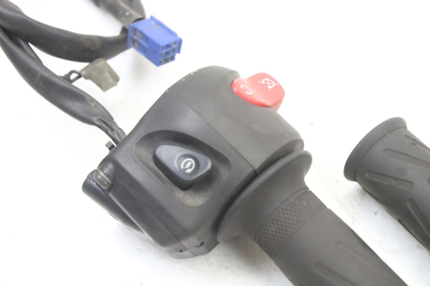 photo de RECHTS SCHALTER YAMAHA FZ6 FAZER S2 600 (2007 - 2011)