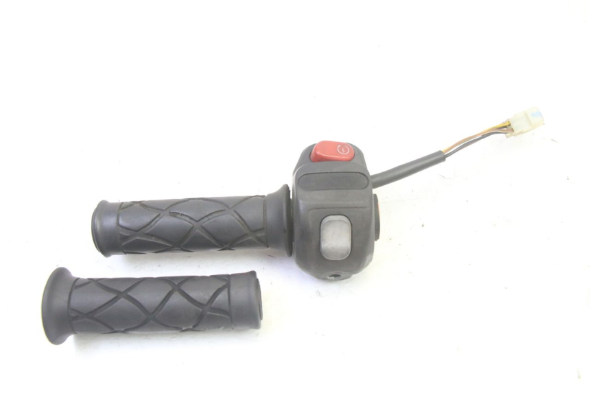 photo de RECHTER LENKERHEBEL YAMAHA YP MAJESTY 125 (2007 - 2010)