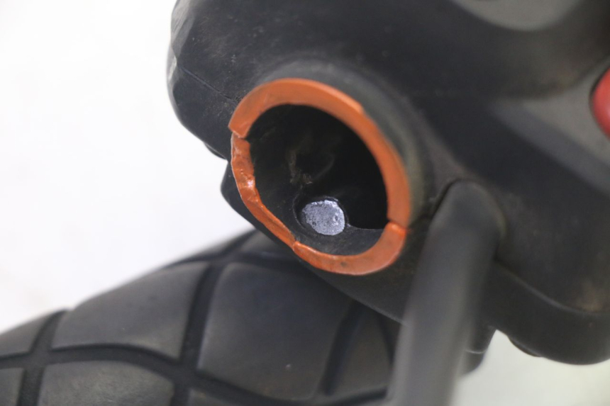 photo de RECHTER LENKERHEBEL YAMAHA YP MAJESTY 125 (2007 - 2010)