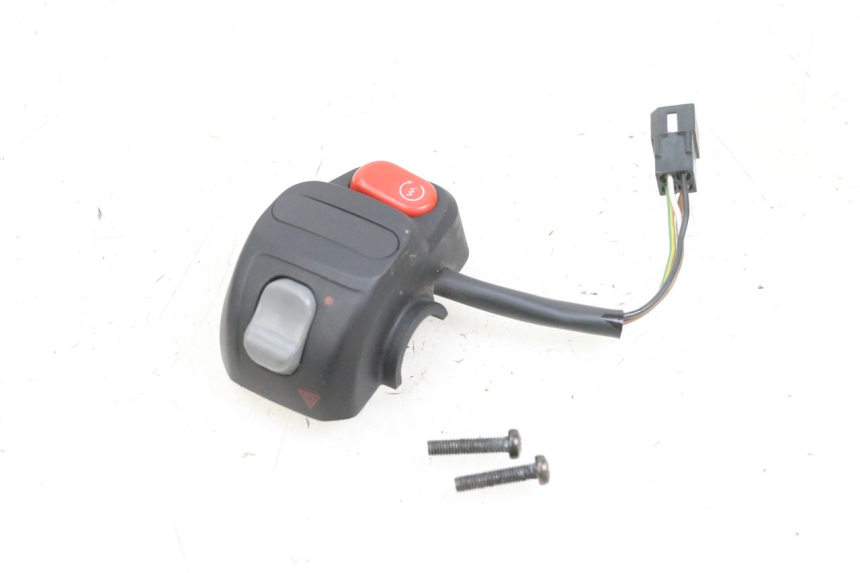 photo de RECHTER LENKERHEBEL YAMAHA YP MAJESTY 125 (2002 - 2006) - Detailansicht des Bauteils