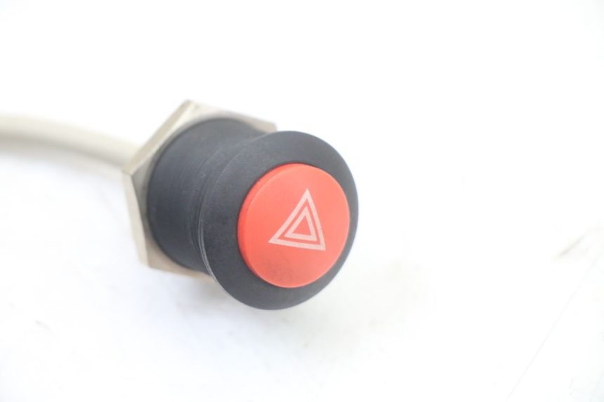 photo de WARNBLINKER SCHALTER LIGIER PULSE 3 1 (2014 - 2020) - Zoom auf Gebrauchszustand