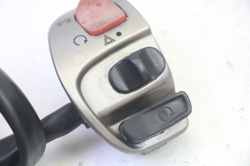 photo de LINKS SCHALTER QUADRO 4 4D 350 (2015 - 2018)