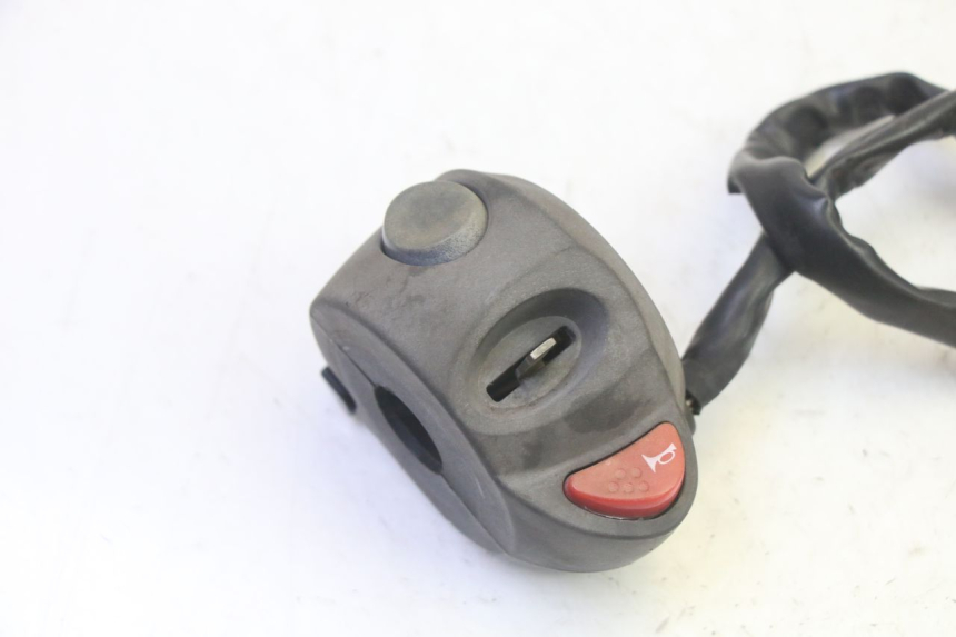 photo de LINKS SCHALTER ADIVA AD3 300 (2014 - 2020)