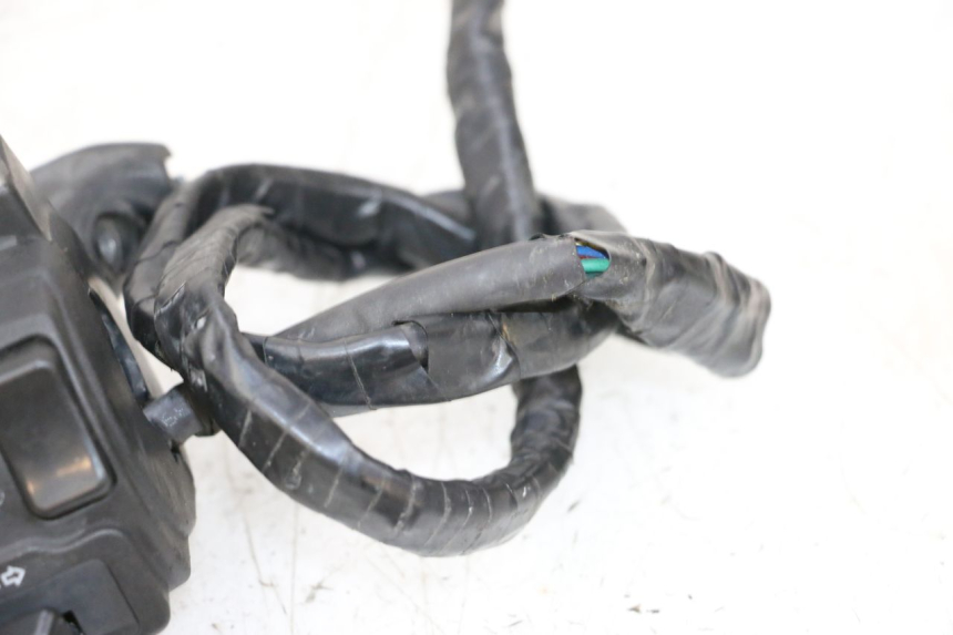 photo de LINKS SCHALTER MBK BOOSTER SPIRIT NAKED 50 (2004 - 2017) - Weitere Ansicht des Artikels