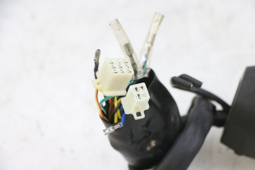 photo de LINKS SCHALTER KSR CODE 125 (2018 - 2020) - Details der Befestigungspunkte