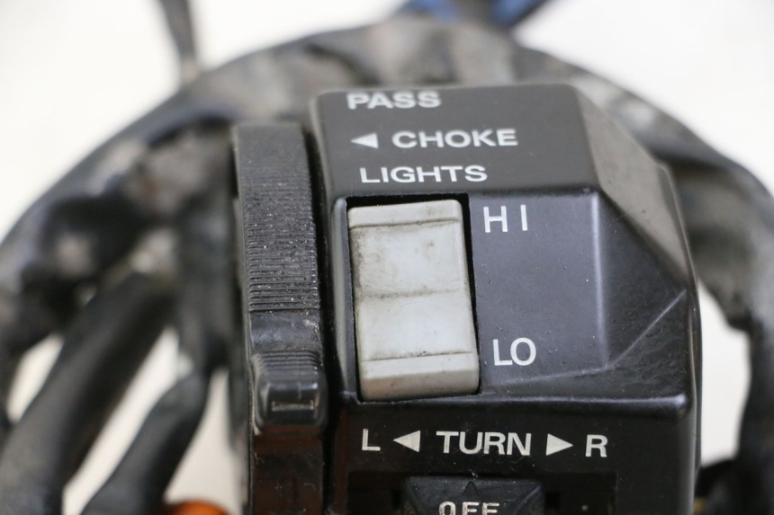 photo de LINKS SCHALTER YAMAHA FJ 36Y 1100 (1984 - 1985)