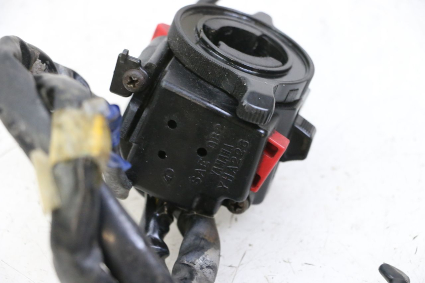 photo de LINKS SCHALTER YAMAHA FJ 36Y 1100 (1984 - 1985)
