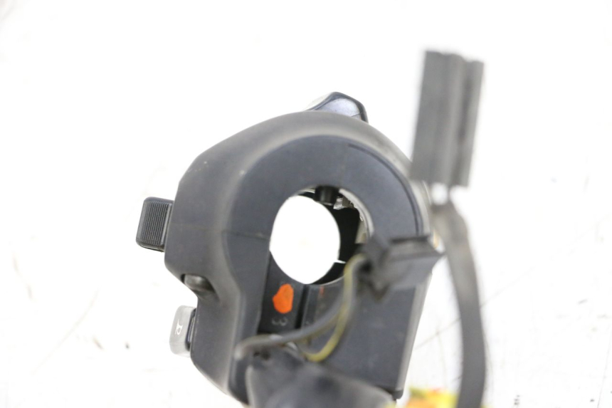 photo de LINKS SCHALTER SUZUKI GSXR GSX-R 1000 (2003 - 2004) - Zoom auf Gebrauchszustand