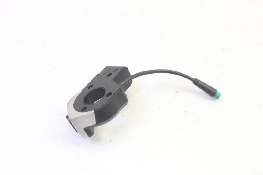 photo de LINKS SCHALTER HITWAY H5 1