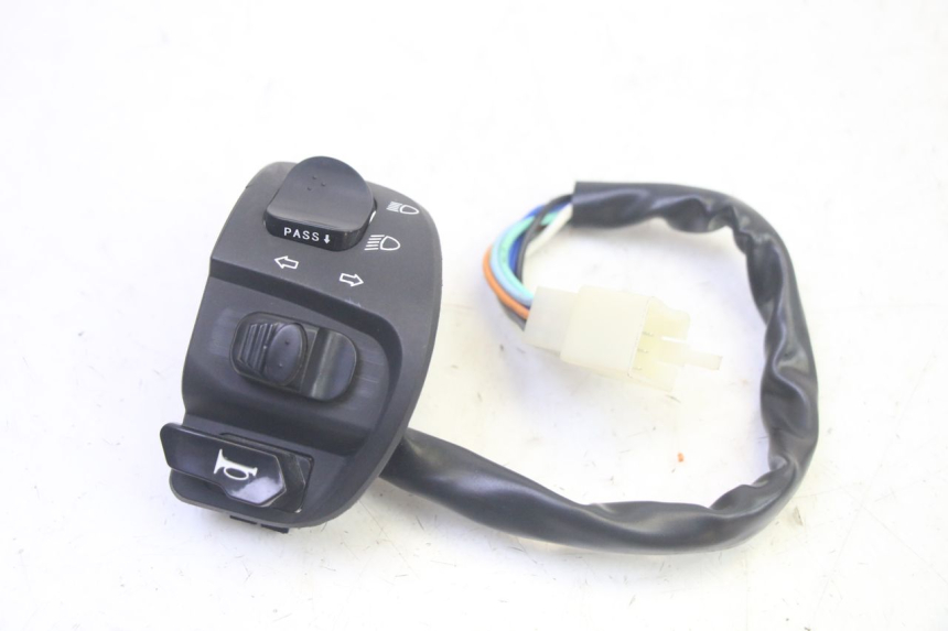 photo de LINKS SCHALTER EFUN PUSA 1 - Hauptansicht