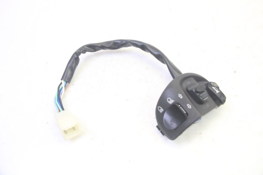 photo de LINKS SCHALTER EFUN PUSA 1 - Alternative Perspektive