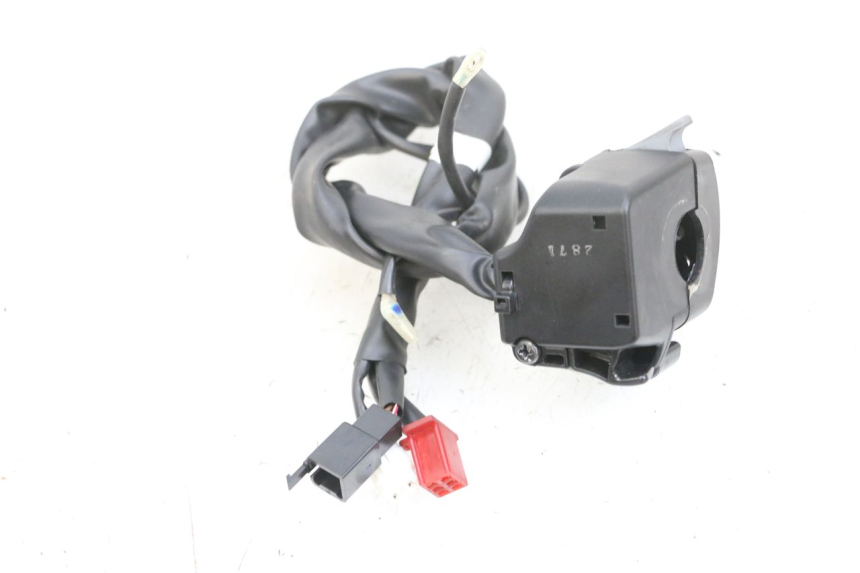 photo de LINKS SCHALTER YAMAHA TRICITY 300 (2020 - 2024) - Zoom auf Gebrauchszustand