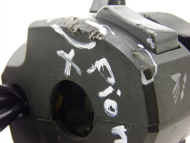 photo de LINKS SCHALTER YAMAHA FJR 1300 (2004 - 2005)