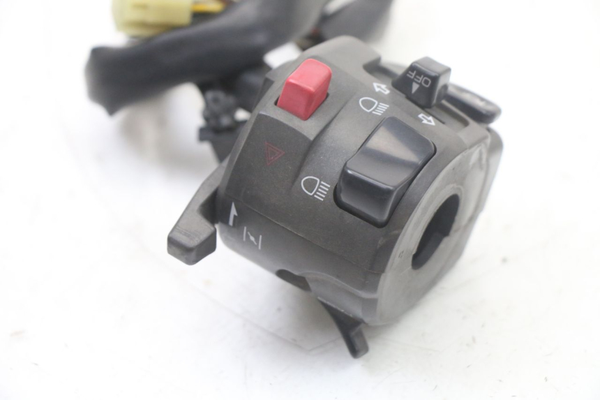 photo de LINKS SCHALTER YAMAHA FZS FAZER 600 (2001 - 2003)