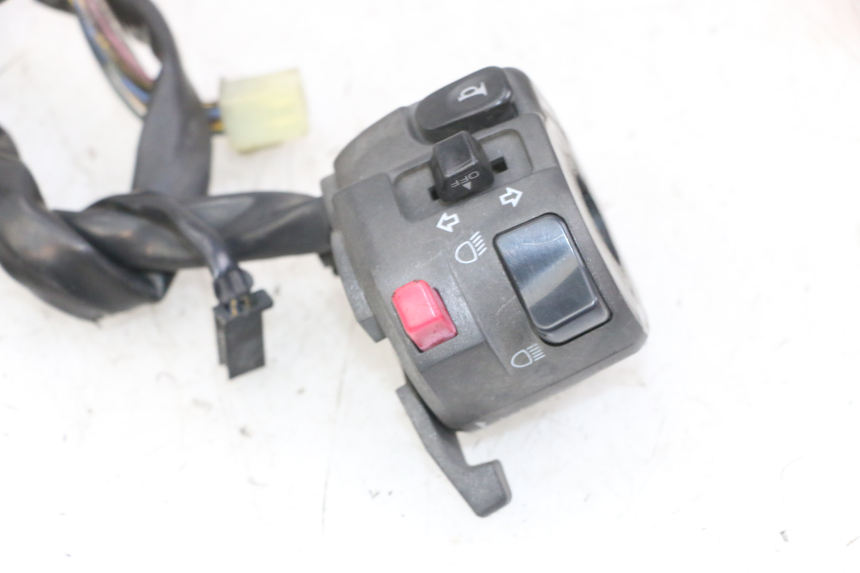 photo de LINKS SCHALTER YAMAHA FZS FAZER 600 (2001 - 2003)