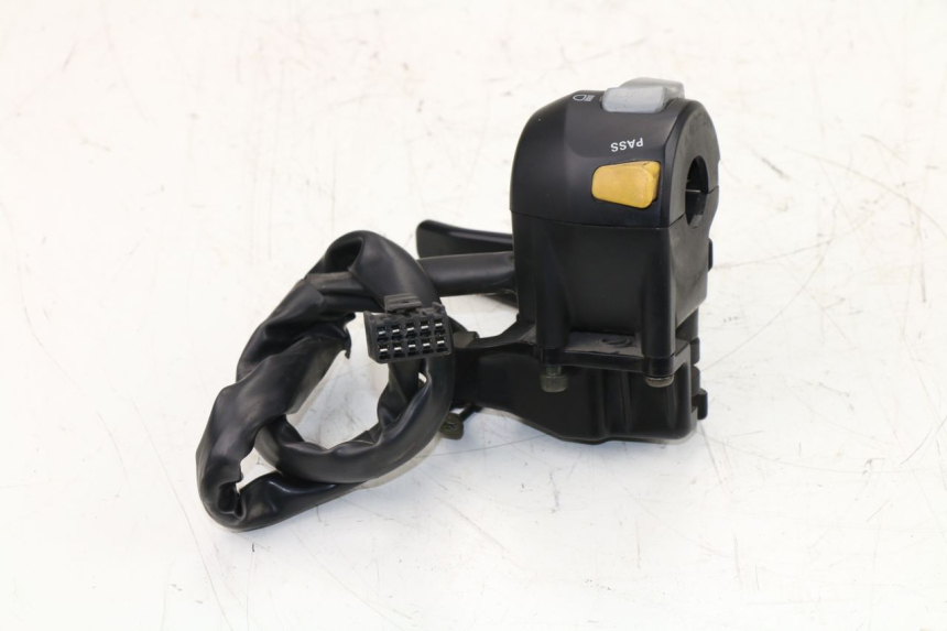 photo de LINKS SCHALTER YAMAHA YP MAJESTY 400 (2004 - 2008) - Alternative Perspektive