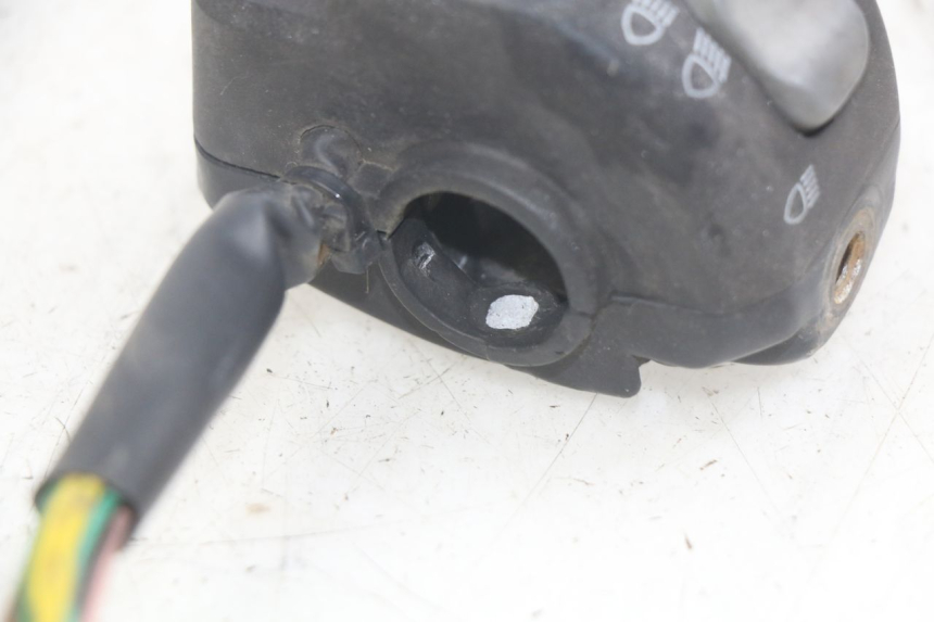 photo de LINKS SCHALTER YAMAHA YP MAJESTY 125 (2007 - 2010)