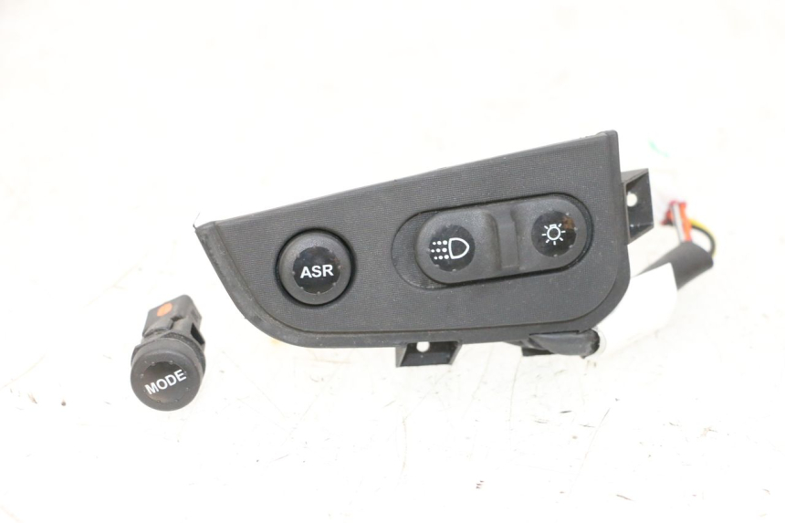 photo de SCHALTER PIAGGIO MP3 HPE 300 (2019 - 2026) - Hauptansicht