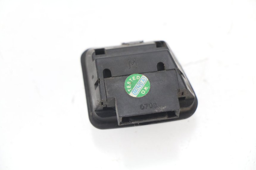 photo de ABBLENDLICHT SCHALTER  PIAGGIO NRG 50 (2004 - 2017)