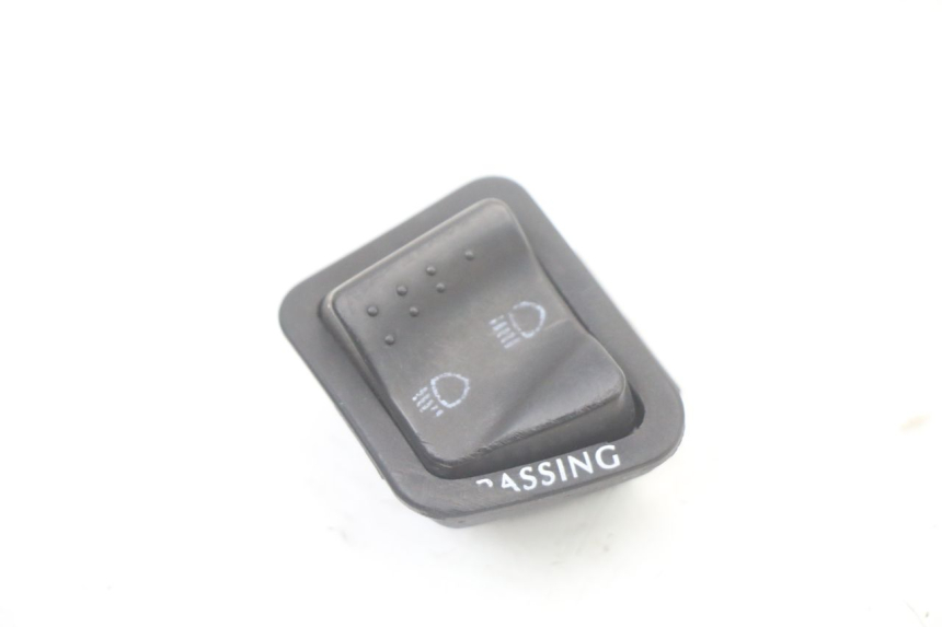 photo de LICHTSCHALTER PIAGGIO XEVO - X EVO 125 (2007 - 2016) - Hauptansicht