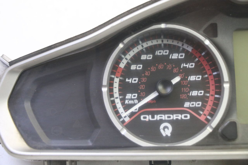 photo de TACHOMETER  QUADRO 4 4D 350 (2015 - 2018)