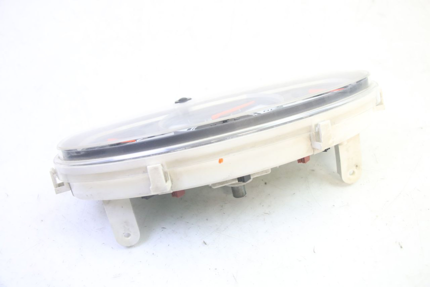 photo de TACHOMETER SUZUKI BURGMAN 125 (2007 - 2014) - Details der Befestigungspunkte