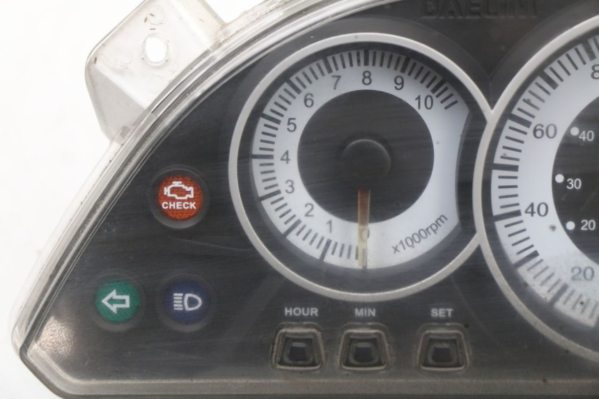 photo de TACHOMETER DAELIM S3 125 (2010 - 2017)