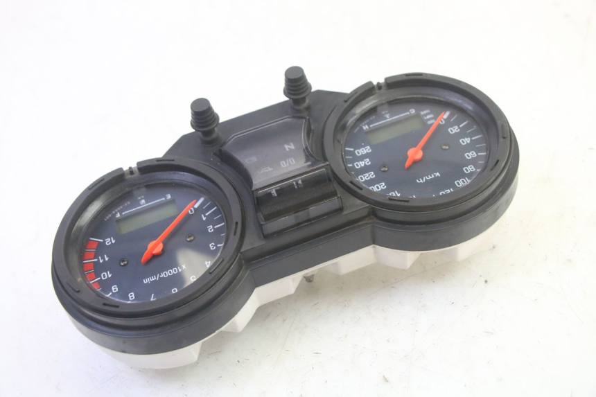 photo de TACHOMETER  SUZUKI DL V STROM 1000 (2002 - 2007) - Oberflächenzustand und Material