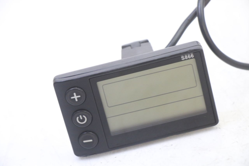 photo de TACHOMETER  URBANGLIDE E-CROSS PRO 1