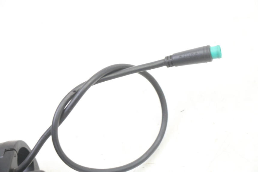 photo de TACHOMETER  URBANGLIDE E-CROSS PRO 1