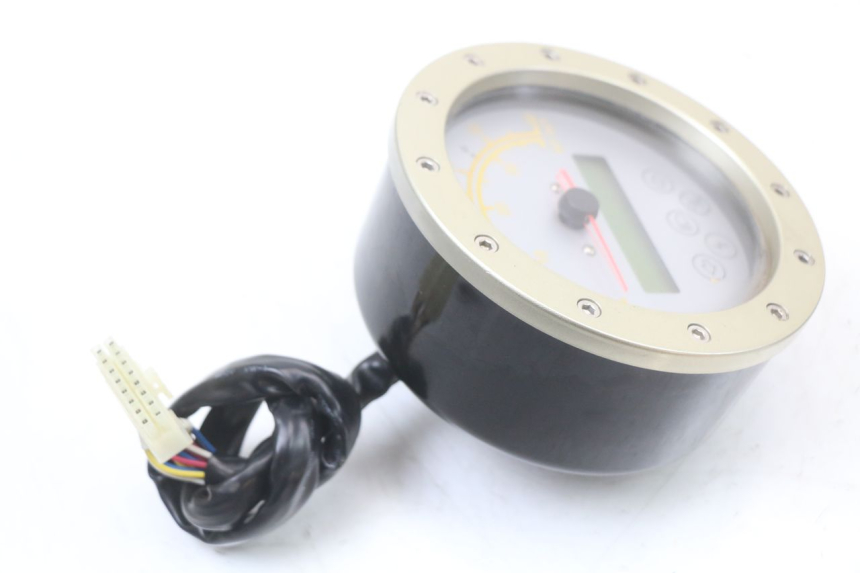 photo de Tachometer E-MAX 80L 1 (2011 - 2014)