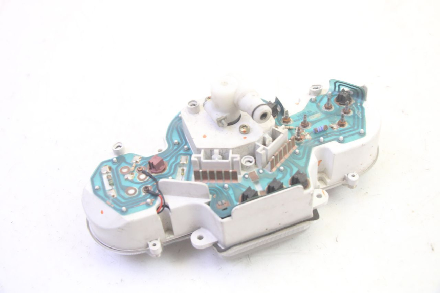 photo de TACHOMETER  PEUGEOT ELYSEO 125 (1999 - 2004) - Oberflächenzustand und Material