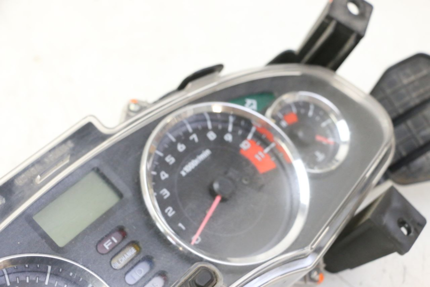 photo de TACHOMETER HONDA FES S-WING SWING ABS 125 (2007 - 2015)