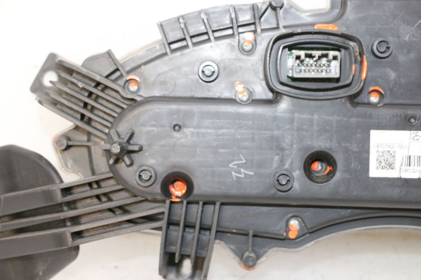 photo de TACHOMETER HONDA FES S-WING SWING ABS 125 (2007 - 2015)