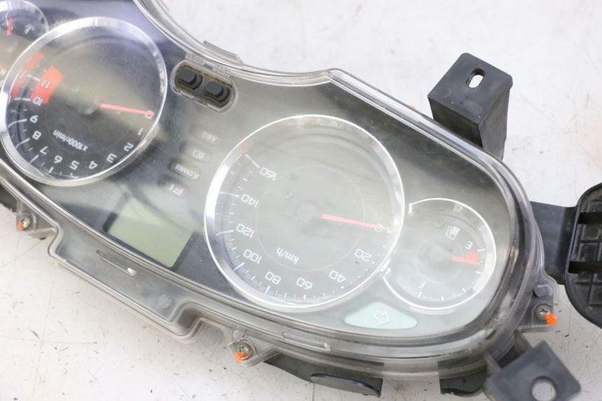 photo de TACHOMETER HONDA FES S-WING SWING ABS 125 (2007 - 2015)