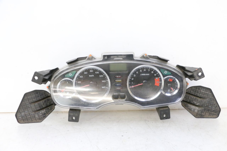 photo de TACHOMETER HONDA FES S-WING SWING ABS 125 (2007 - 2015)