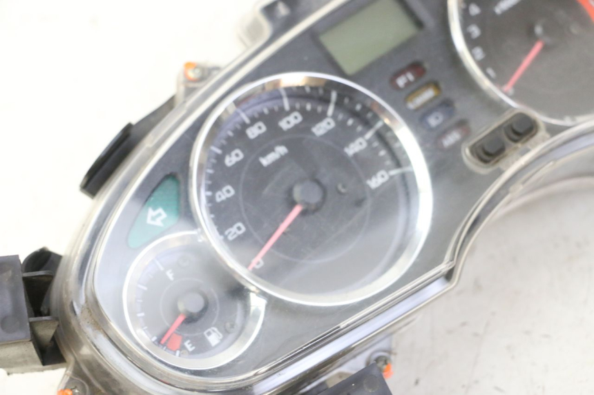 photo de TACHOMETER HONDA FES S-WING SWING ABS 125 (2007 - 2015)
