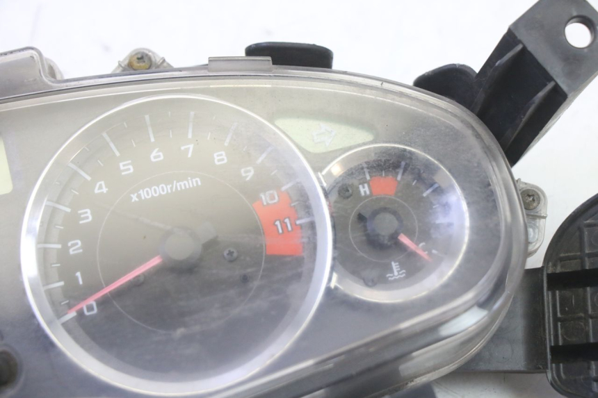 photo de TACHOMETER HONDA FES S-WING SWING ABS 125 (2007 - 2015)