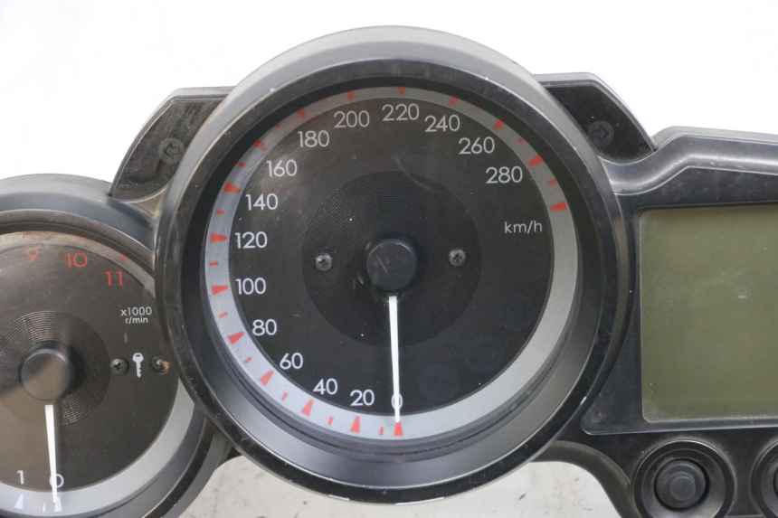 photo de TACHOMETER YAMAHA FJR ABS 1300 (2006 - 2012) - Fokus auf die Struktur