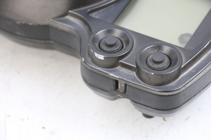 photo de TACHOMETER YAMAHA FJR ABS 1300 (2006 - 2012) - Alternative Perspektive