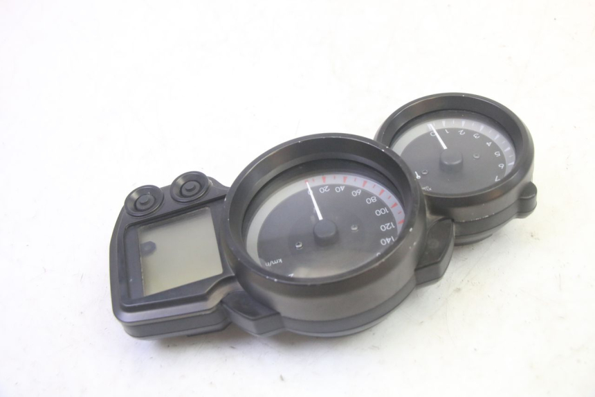 photo de TACHOMETER YAMAHA FJR ABS 1300 (2006 - 2012) - Oberflächenzustand und Material