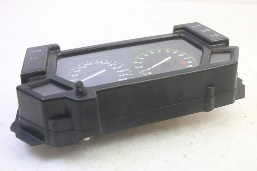 photo de TACHOMETER  KAWASAKI GPX R WARBIRD 600 (1988 - 1993) - Charakteristische Merkmale