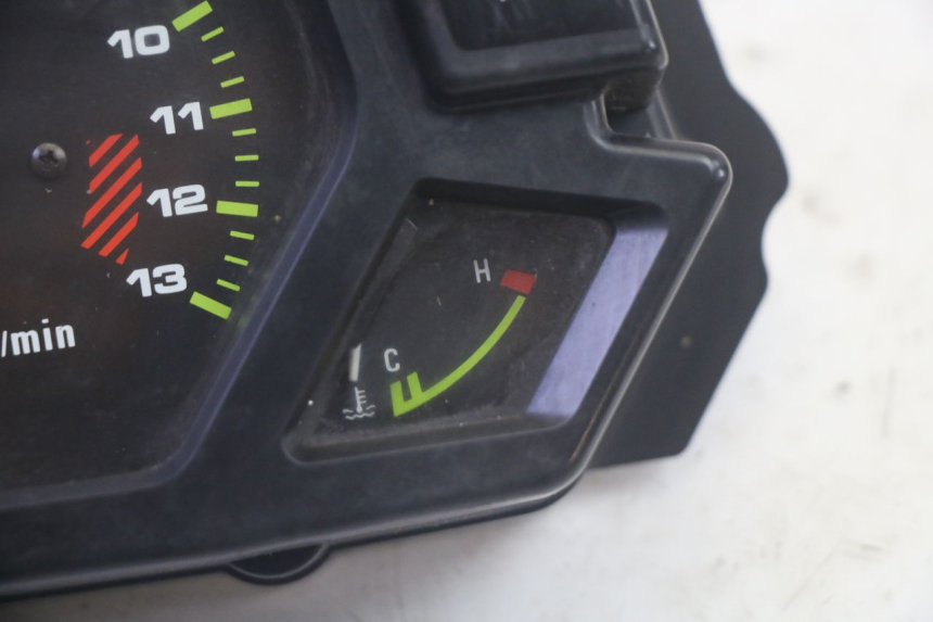 photo de TACHOMETER  KAWASAKI GPX R WARBIRD 600 (1988 - 1993) - Oberflächenzustand und Material