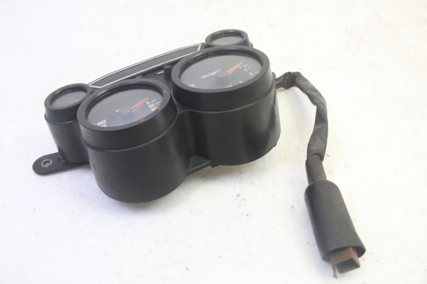 photo de TACHOMETER  KAWASAKI GPZ RX 1000 (1986 - 1988) - Oberflächenzustand und Material