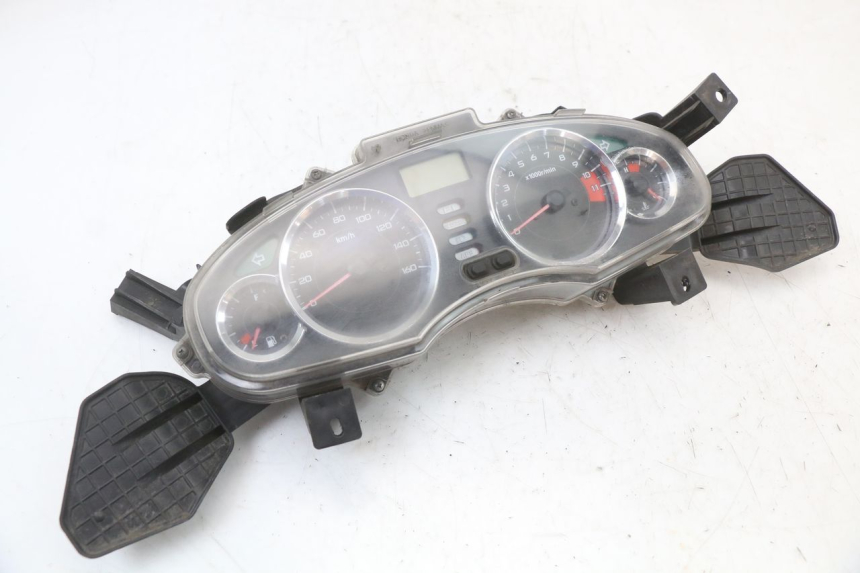 photo de TACHOMETER HONDA FES S-WING SWING ABS 125 (2007 - 2015)