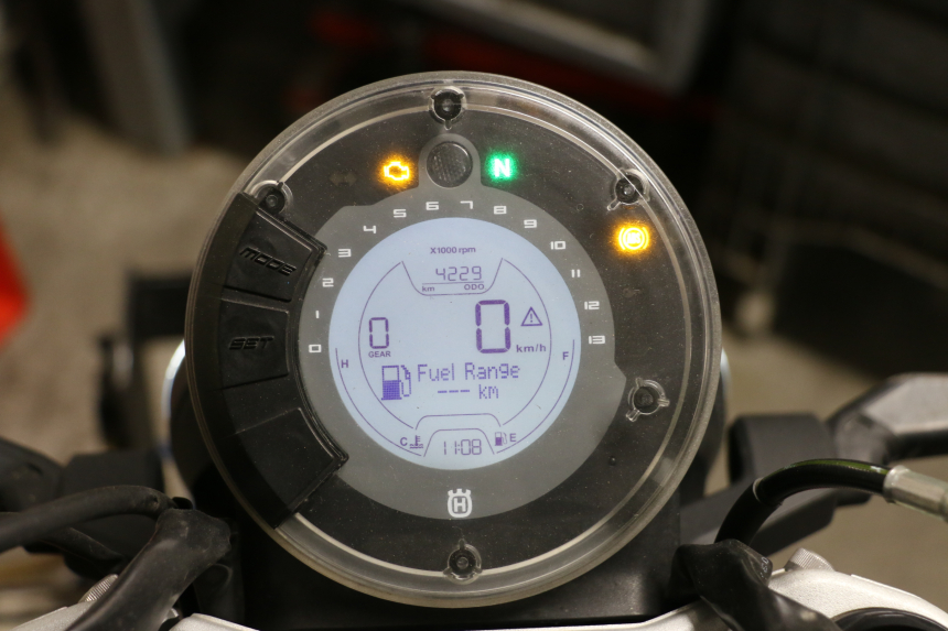 photo de TACHOMETER  HUSQVARNA SVARTPILEN 401 (2018 - 2023)